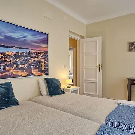 Admiral Dachgeschoss By Interhome * Lissabon