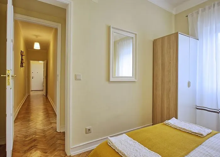 Appartement Admiral Dachgeschoss By Interhome