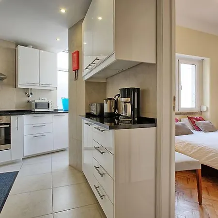 Admiral Dachgeschoss By Interhome * Lisbon